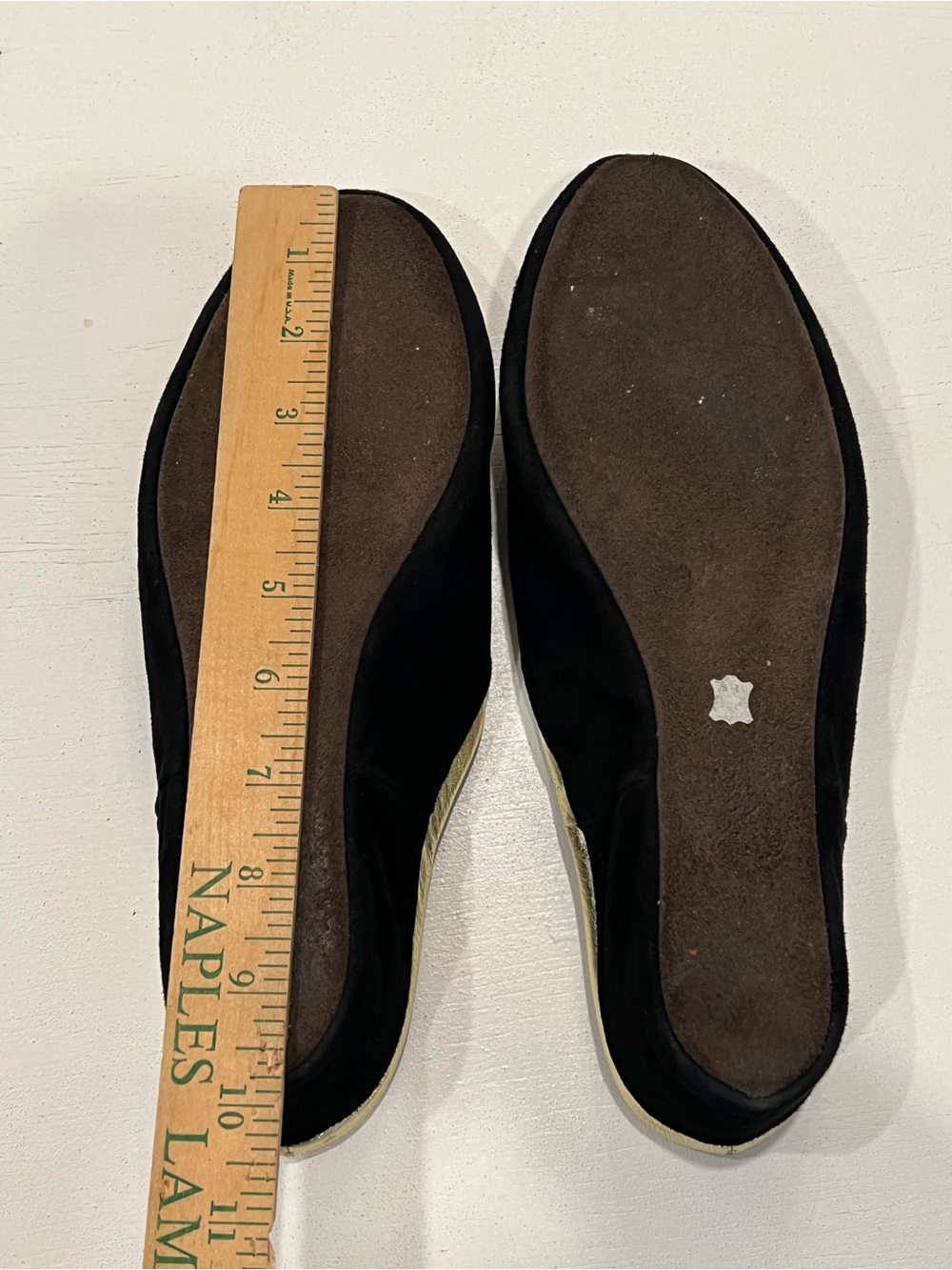 Jacques Levine Black Flats with Gold Trim - Picture 7 of 7